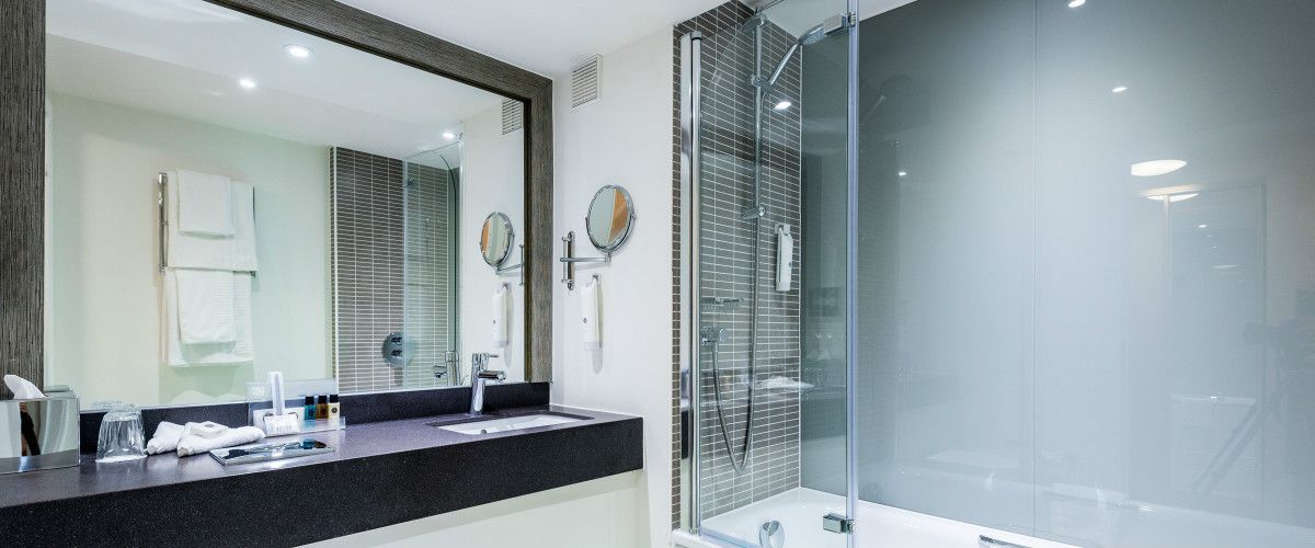 Executive room bathrooms